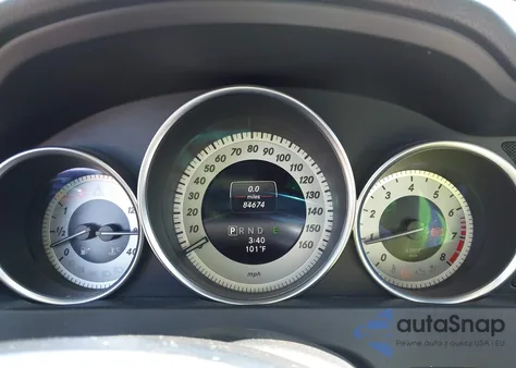 2014 Mercedes-Benz C 250 Sport z USA, uszkodzony, nr VIN WDDGF4HB1ER308331